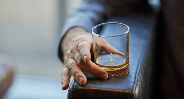 getty_51022_drinkingathome166351