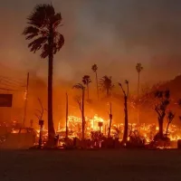 g_californiafire_010925977559