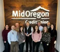 mid-oregon-executive-leadership-team-with-fourth-raddon-crystal-award