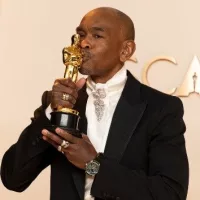 e_paultazewell_030325268382