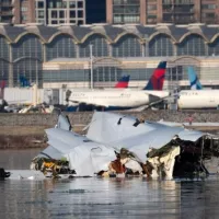 getty_dcplanecrash_031125925138