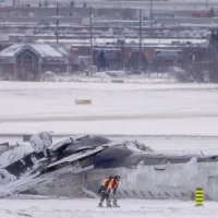 getty_deltaplanecrash_032025914205