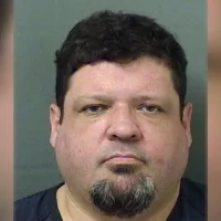 news_teslaarrest_032425113791