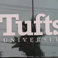 g_tufts_032625560826