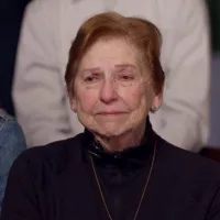 news_menendezaunt_041425126873