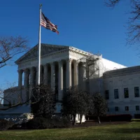 news_supremecrt_5625281301