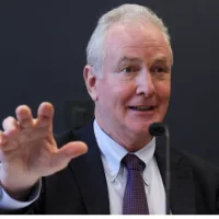 getty_vanhollen_52025646617