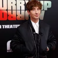 e_barrykeoghan_052325525876