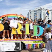 060225_capitalpridealliance_prideparade249259