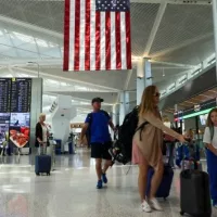 getty_travelnewarkairport_060425768083