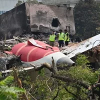 getty_airindiacrash_061825923645