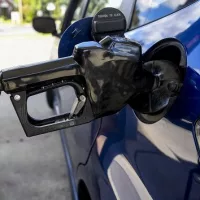g_gaspump_070325816417