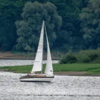getty_sailboat_72825195781