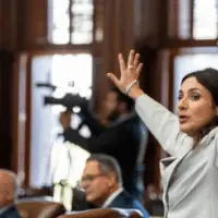 news_ginahinojosa_101525687918