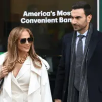 getty_jenniferlopezbrettgoldstein_101625131996