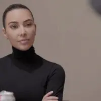 e_kimkardashian_102325210127