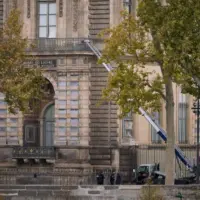 getty_louvre-heist-lift-02-gty-jef-251024_1761328096754_hpembed_3x2610092