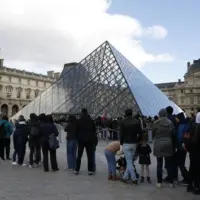 g_louvre_102825972072