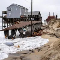 getty_outerbankshouse_102925196354