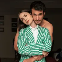 e_emilyinparis_120325757851