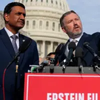 getty_massie-khanna-gty-gmh-251222_1766421170026_hpembed_3x2899805