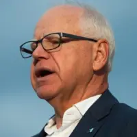 getty_timwalz_010526625443