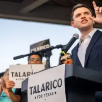 getty_james-talarico-6-gty-gmh-260203_1770123610125_hpembed_3x2340171