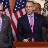 g_hakeemchuck_021026323652