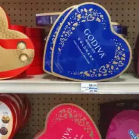 getty_vdaychocolate_021326391195