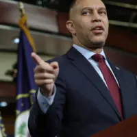 news_hakeemjeffries_21826974567