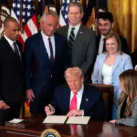 news_trumpfosteringorder_3326960247