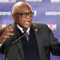 getty_jimclyburn_031226504643