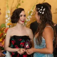 e_emilyinparis_010526738254