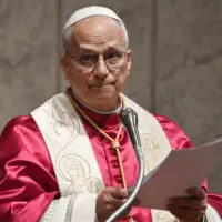 getty_popeleo_41626647884