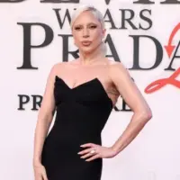 getty_ladygagapradapremiere_042126978619