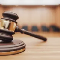 getty_rfgavel_042626763562