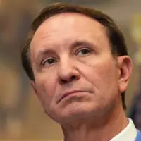 g_lougov_043026803958