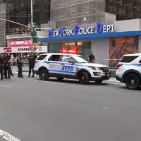 wabc_timessquarestabbing_090126751027