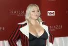 Elle King at VH1 Trailblazer Honors at the Wilshire Ebell Theatre on February 20^ 2019 in Los Angeles^ CA
