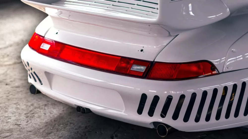 1997-porsche-911-gt2-r_1320648-copy-1024x576771151-1