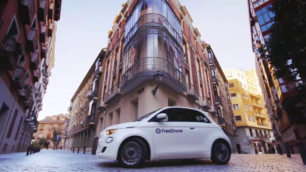 fiat-500e-ample-battery-swap409122
