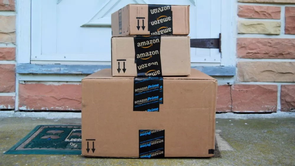 amazon-box-6128456