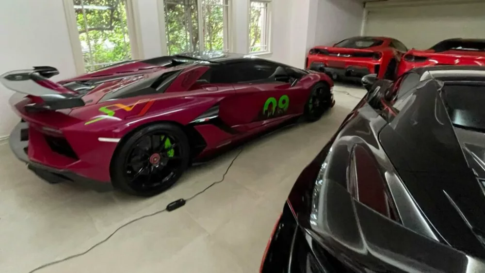 australian-police-seize-supercars-28-1024x576284788-1