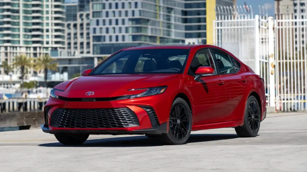cropped-2025_camry_se_awd_supersonicred_010850517