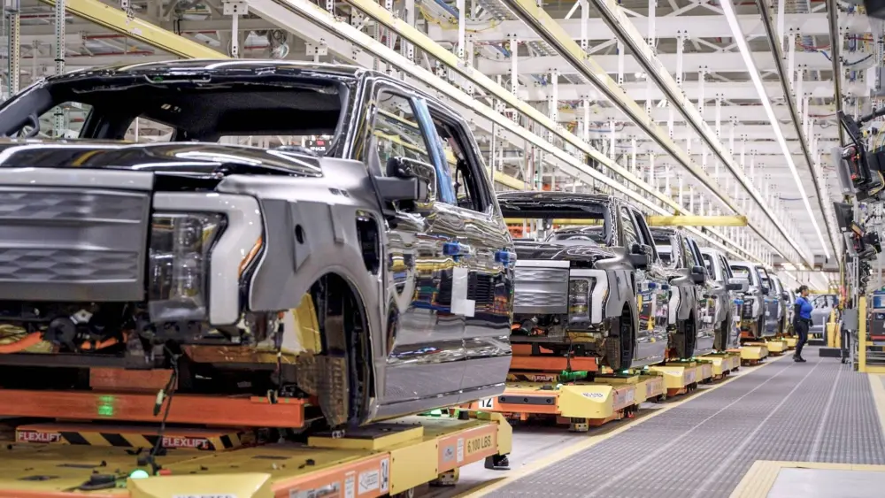 2023-ford-f-150-lightning-manufacturing-09976076