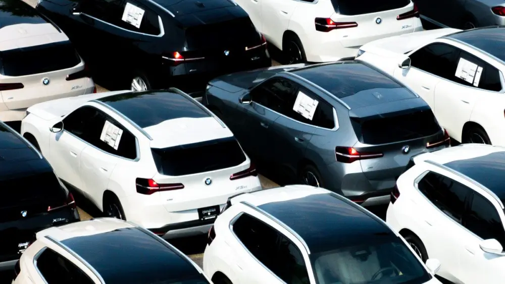 bmw-vehicles-are-displayed-for-sale-on-a-lot-at-the-bmw-of-south-austin-dealership494071