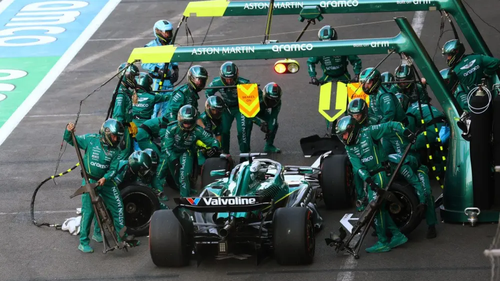 aston-martin-aramco-at-the-f1-grand-prix-of-mexico-at-autodromo-hermanos-rodriguez-on-october-26-2025-in-mexico-city766263