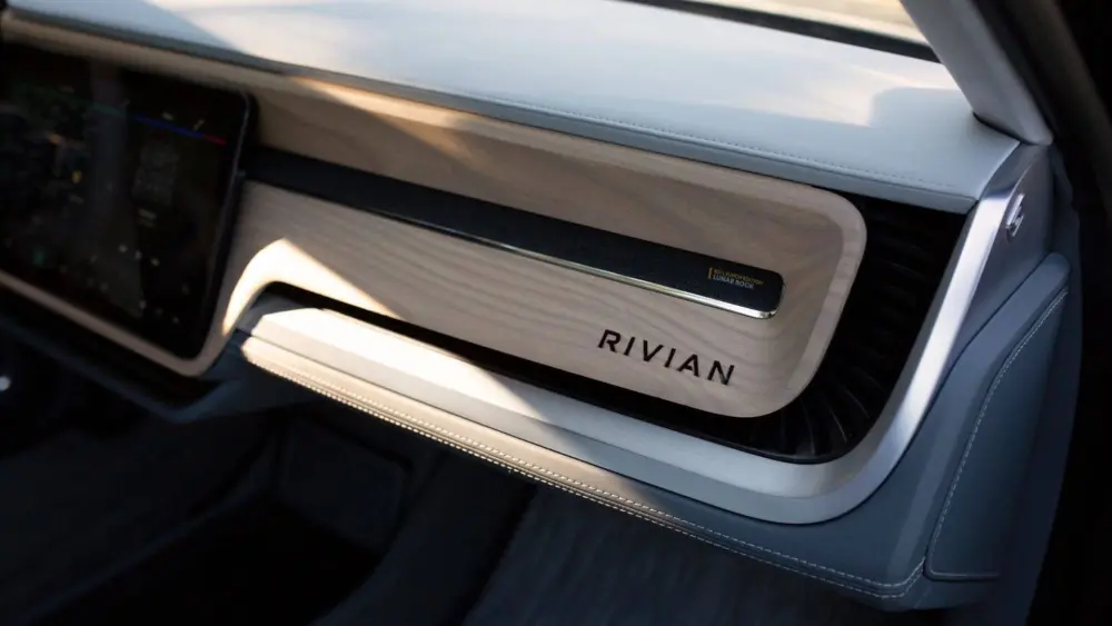 2022-2024-rivian-r1s-suv-1st-gen-1752281