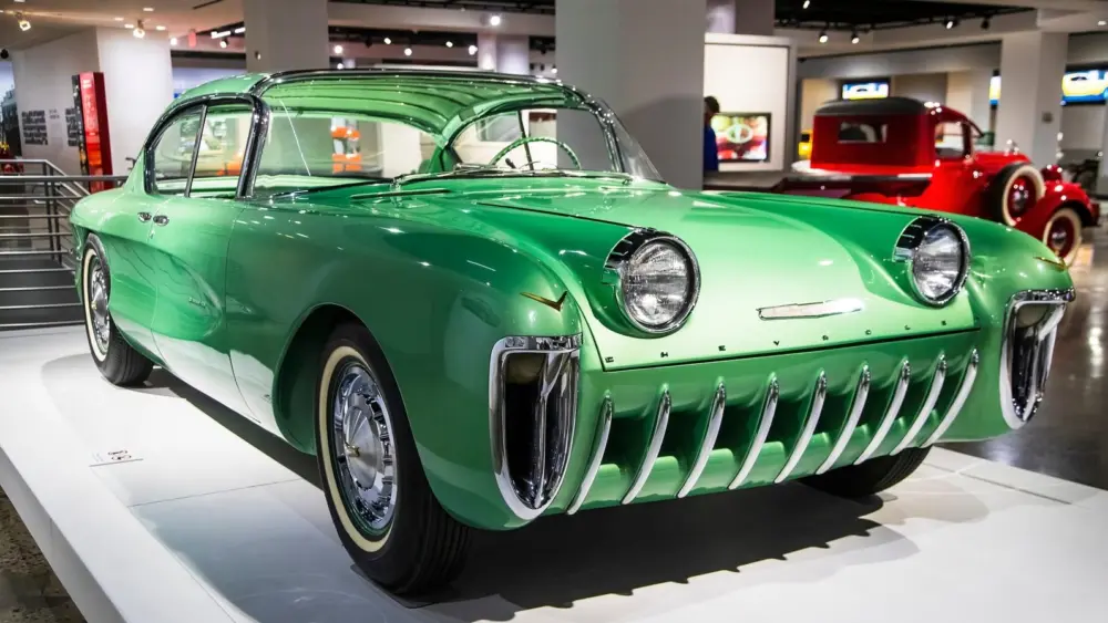 l-intro-1762178827810351