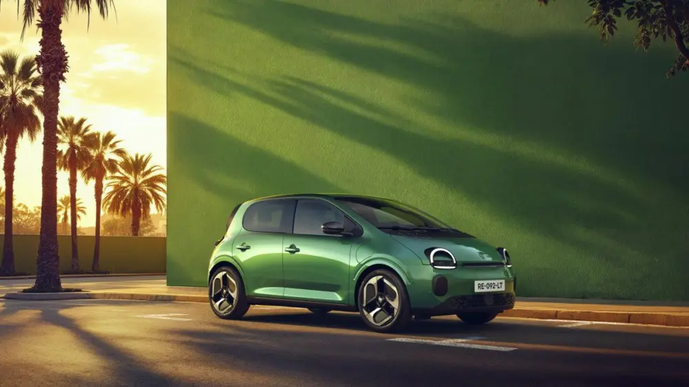 renault-twingo-e-tech-electric-absolute-green-copy-2525705